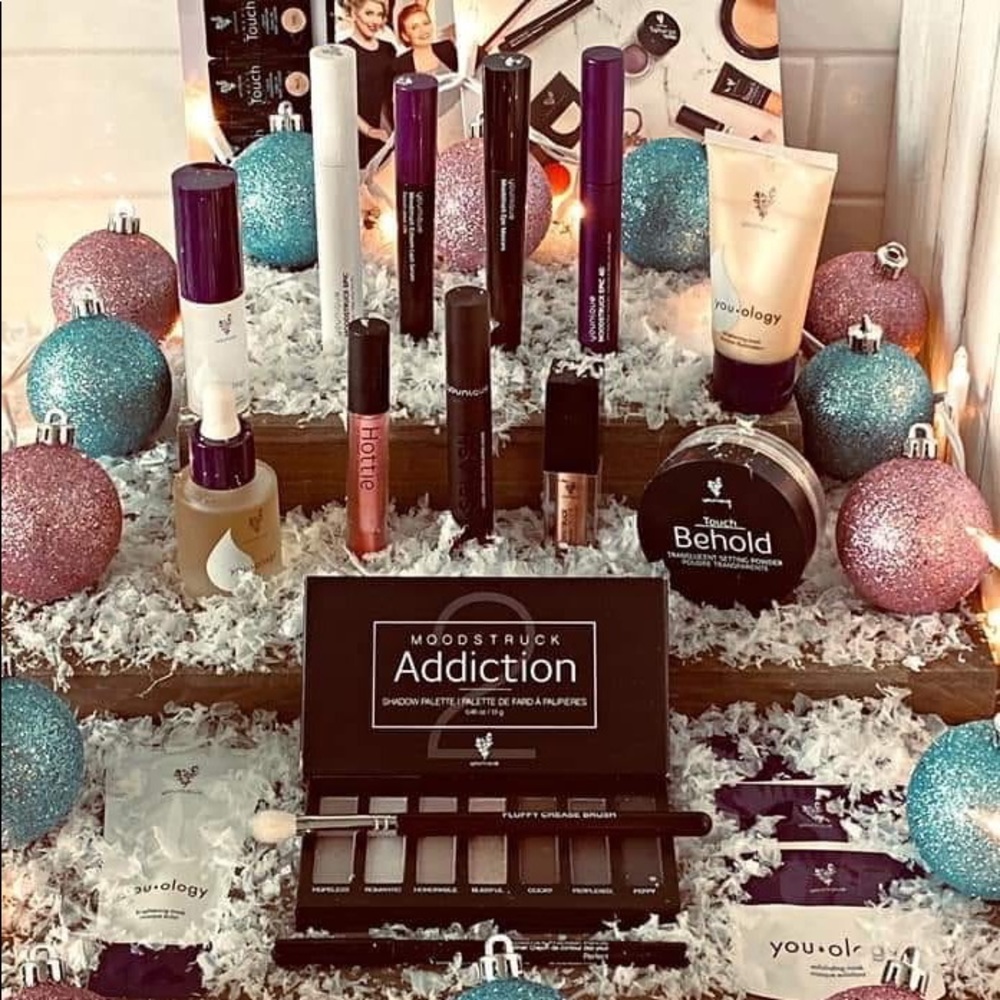 Younique Make Up kit